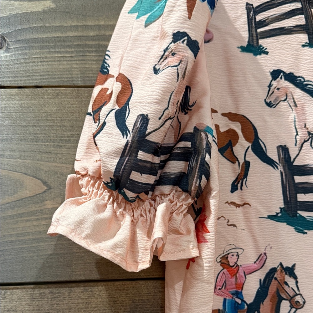 Boutique Peach cowboy /country Print Women's Blouse - Picture 2 of 4